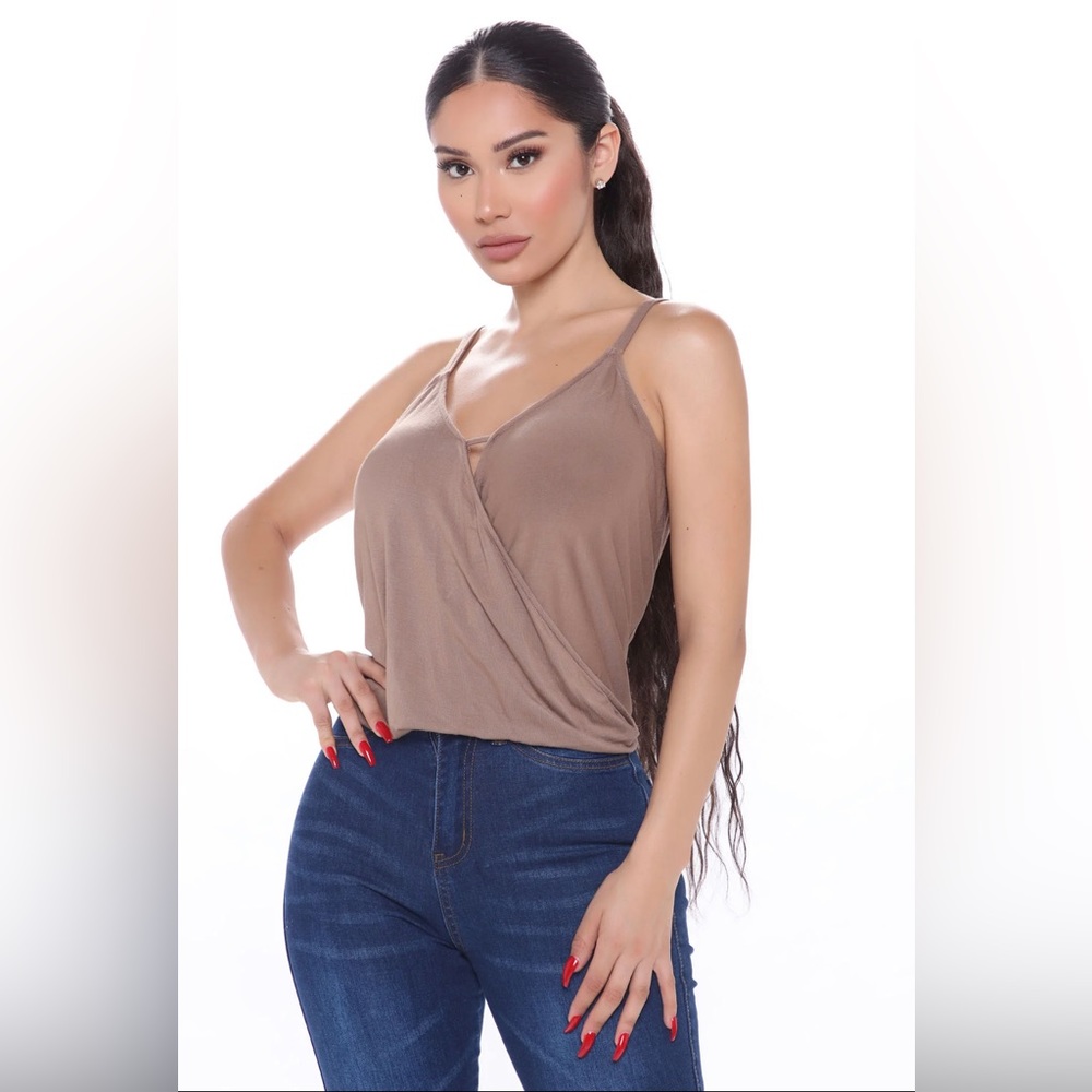 🆕🤎FN MOCHA SURPLICE TOP~SMALL🤎